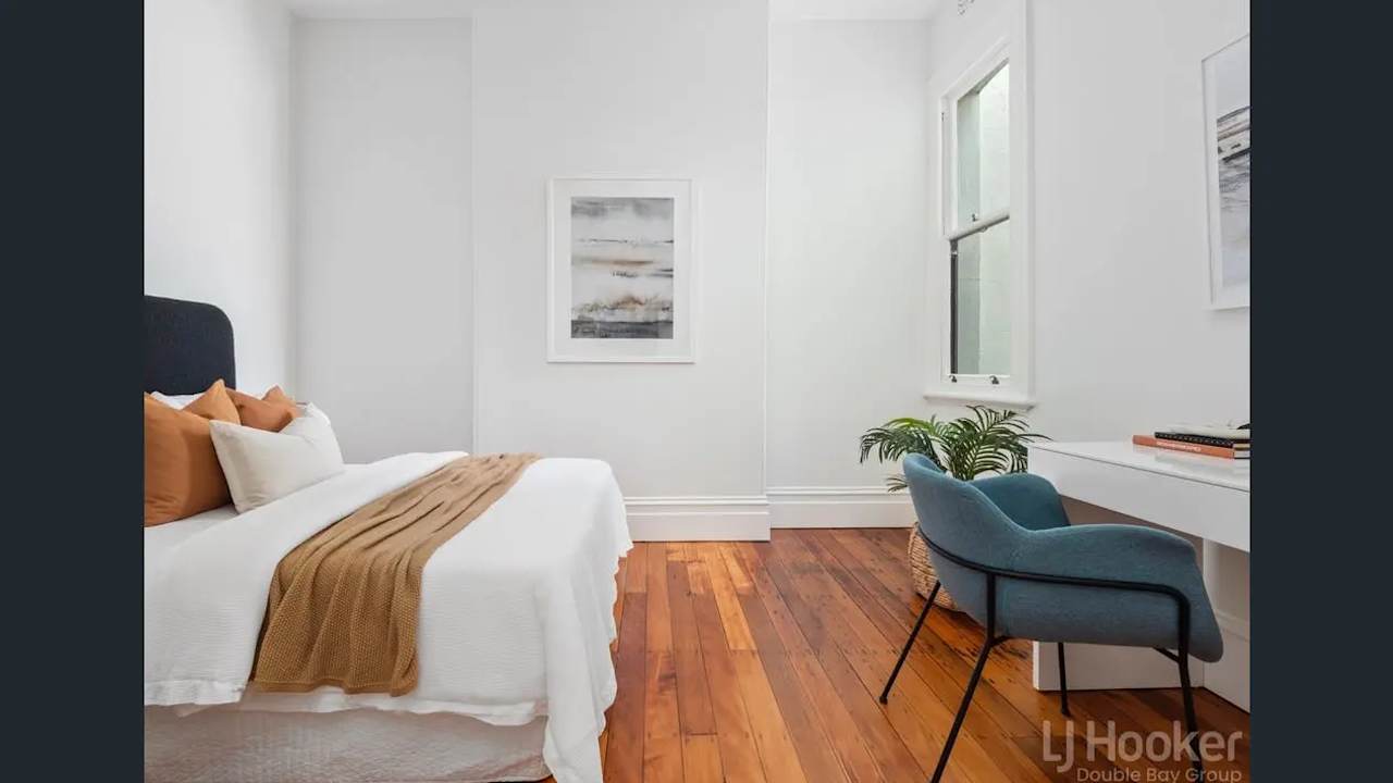 Room in a share house