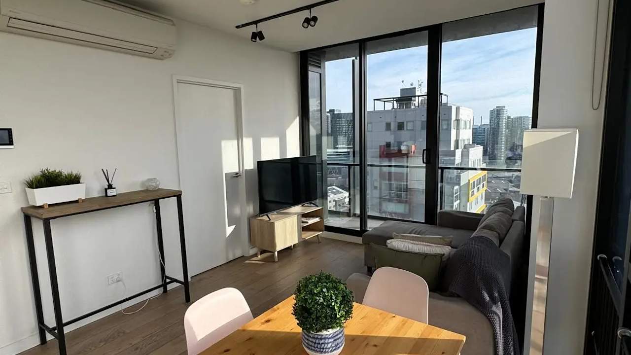 Unfurnished room with own bathroom