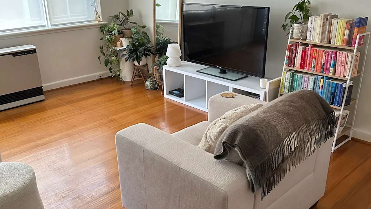 Unfurnished room in a flatshare