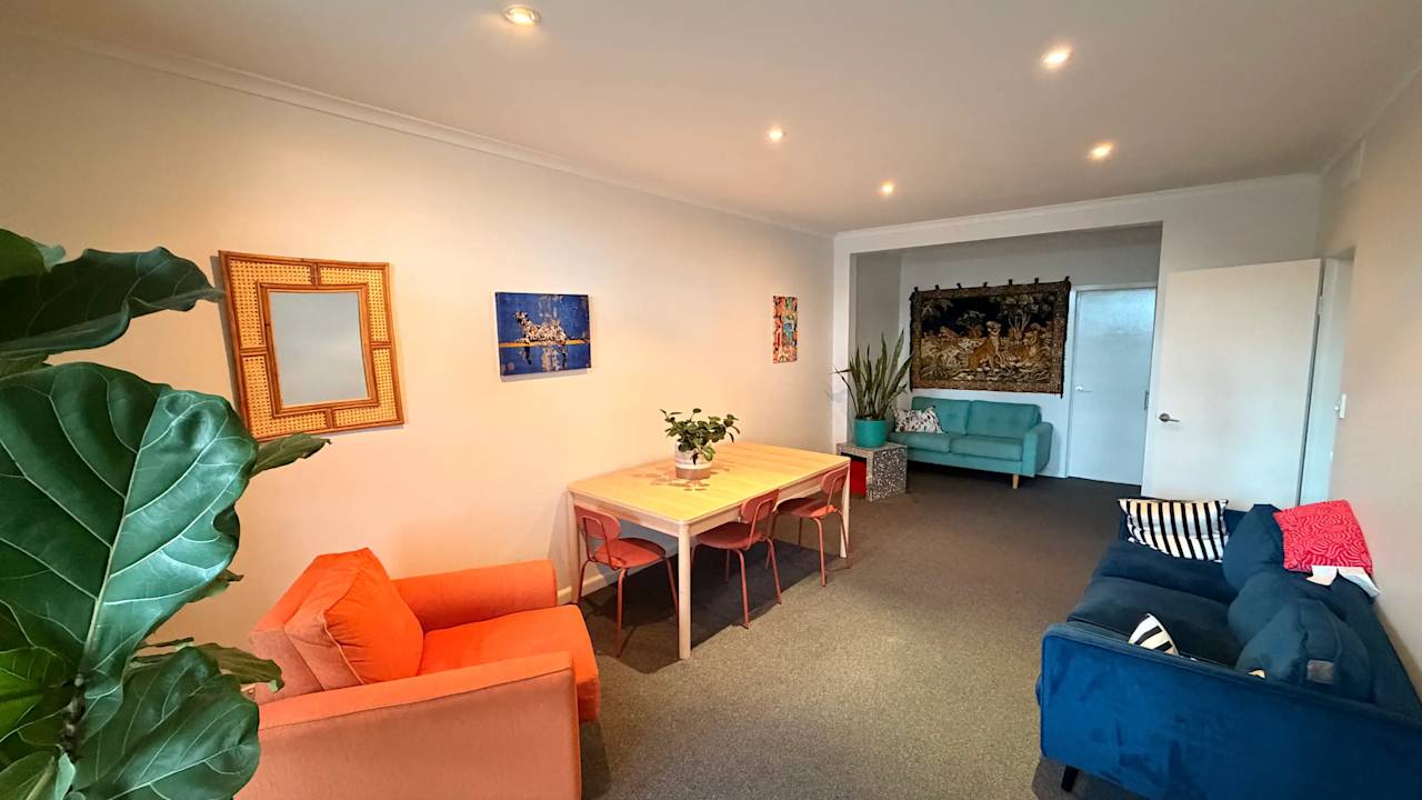 Furnished room in a flatshare