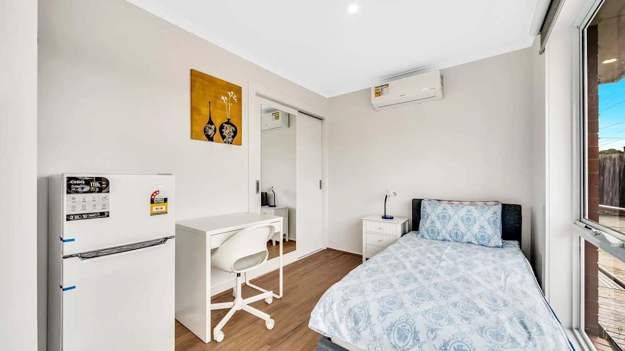 Furnished room in a share house