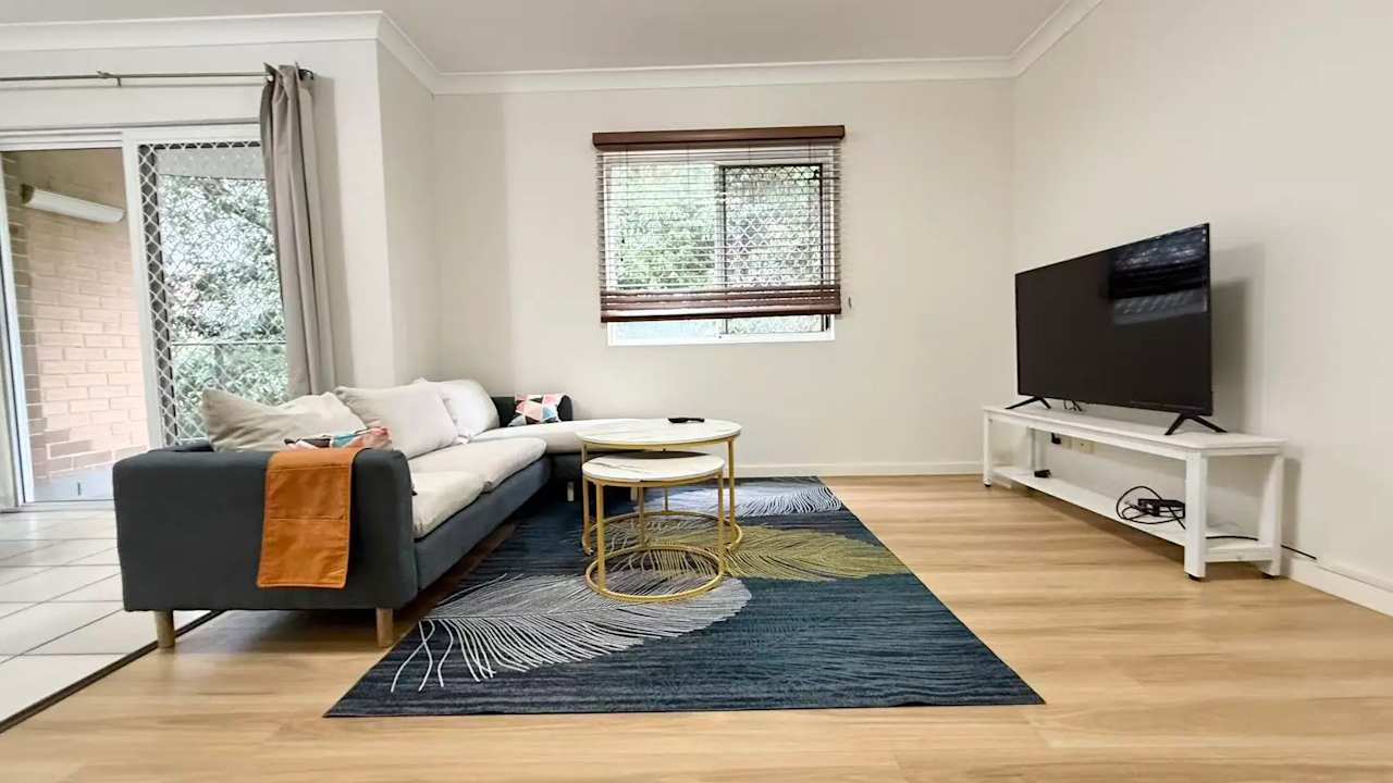 Whole property with 2 rooms for rent