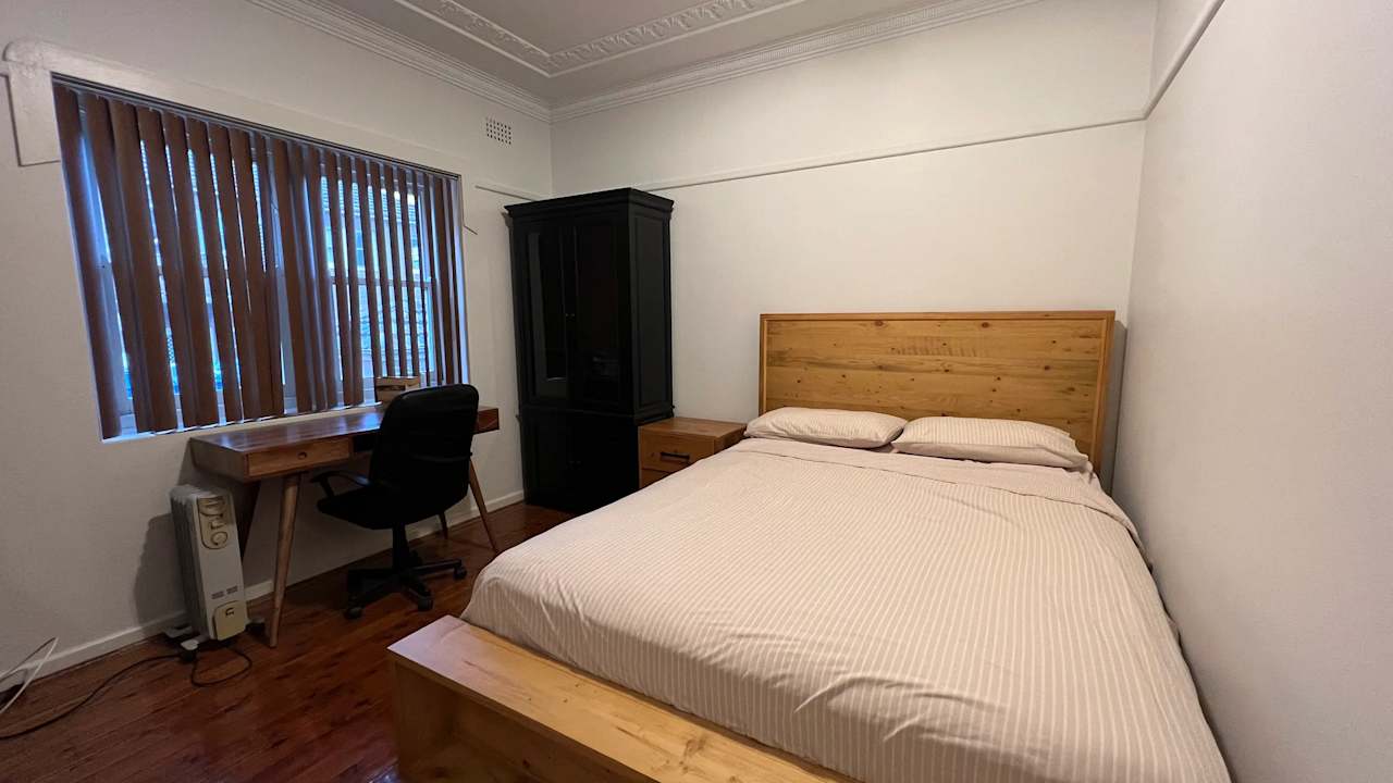 Furnished room in a flatshare