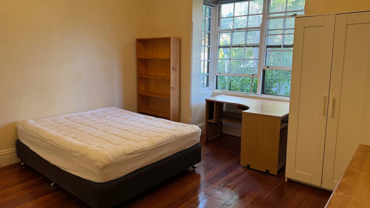 Furnished room in a share house