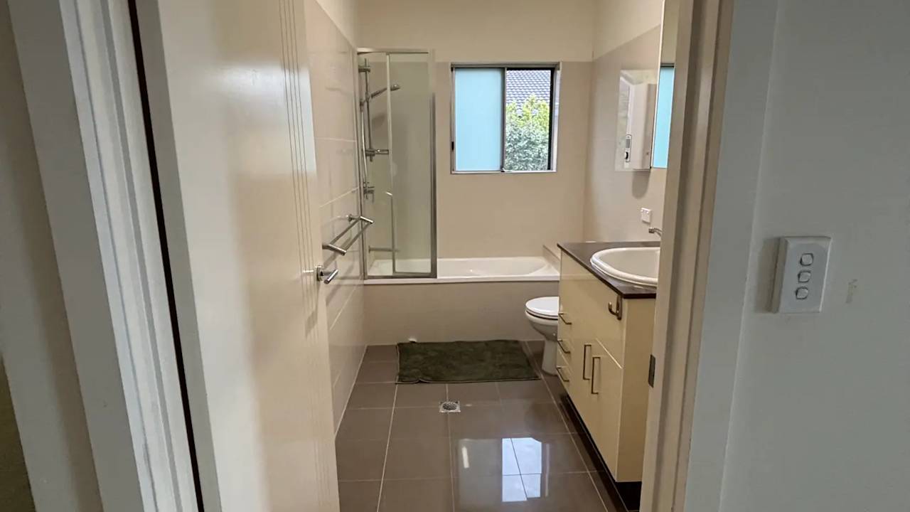 Unfurnished room with own bathroom