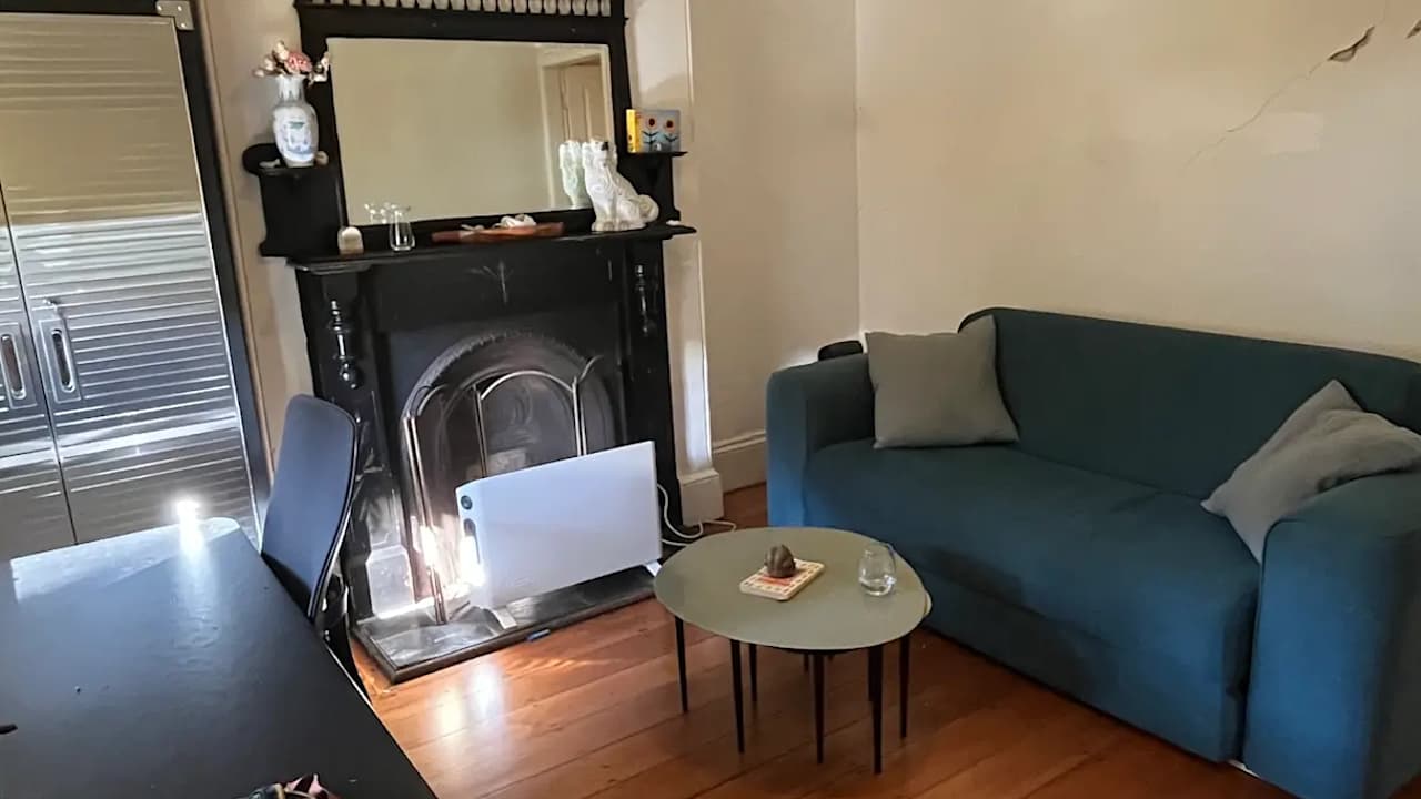 Room in a share house