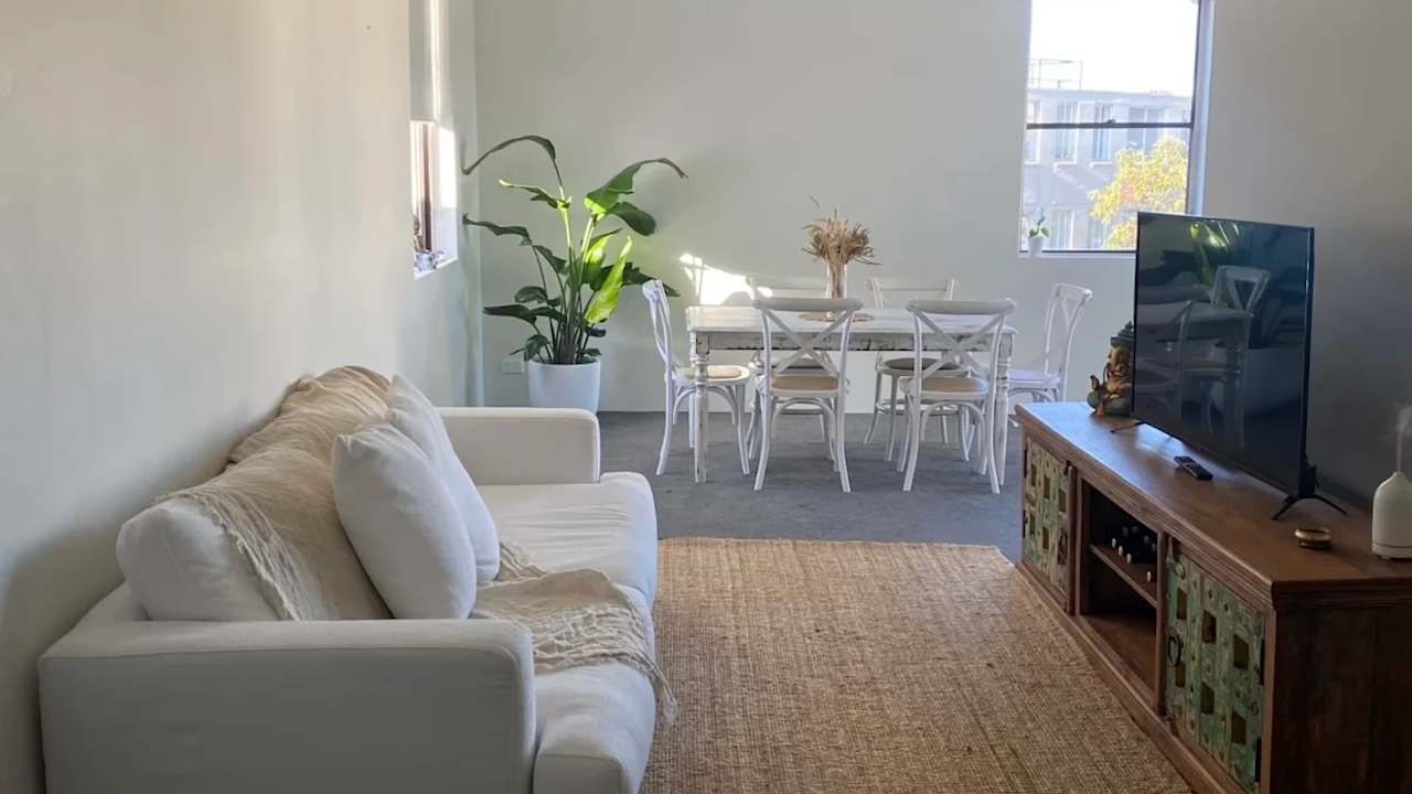 Furnished room in a flatshare