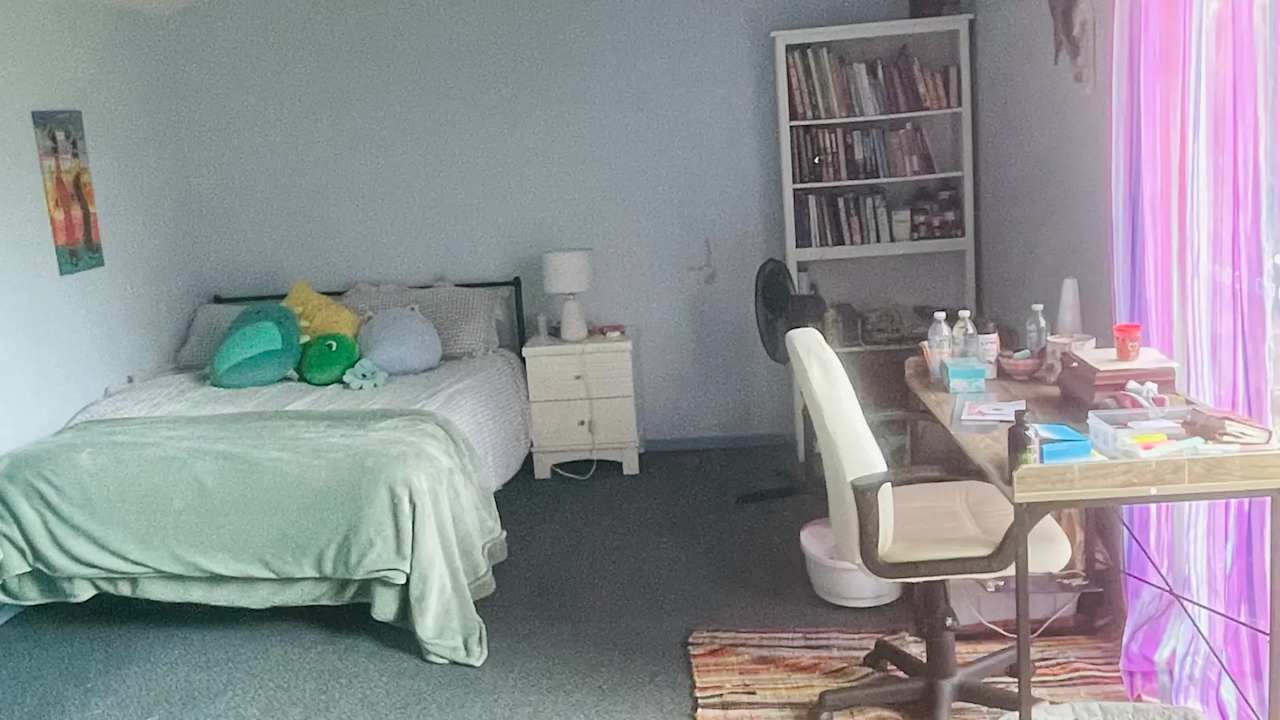 Furnished room in a share house