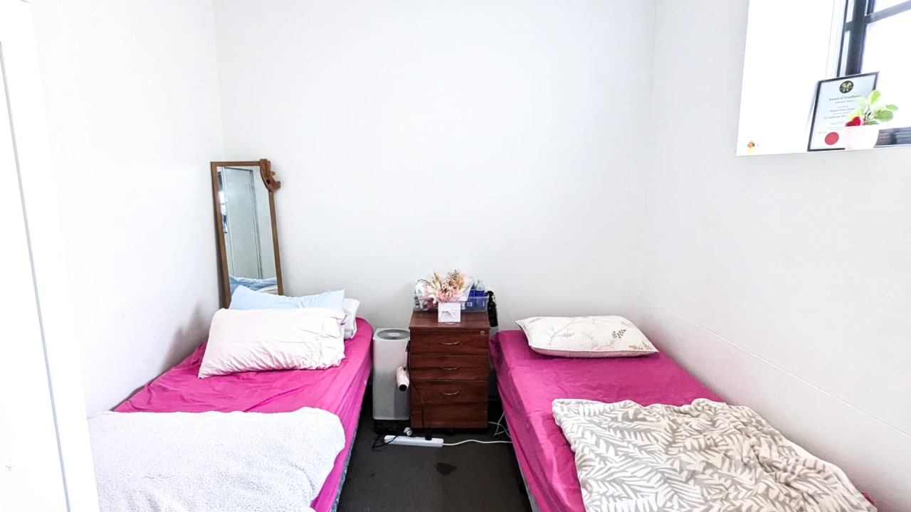 Furnished room in a flatshare