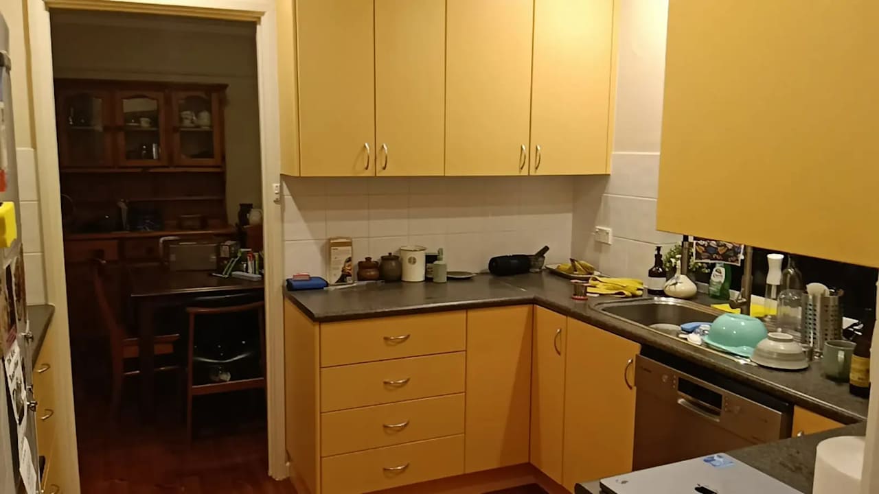 Room in a share house