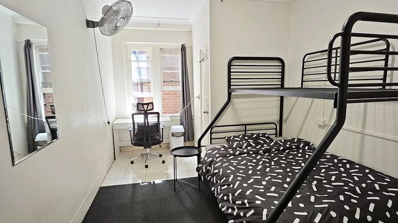 Furnished room in a flatshare