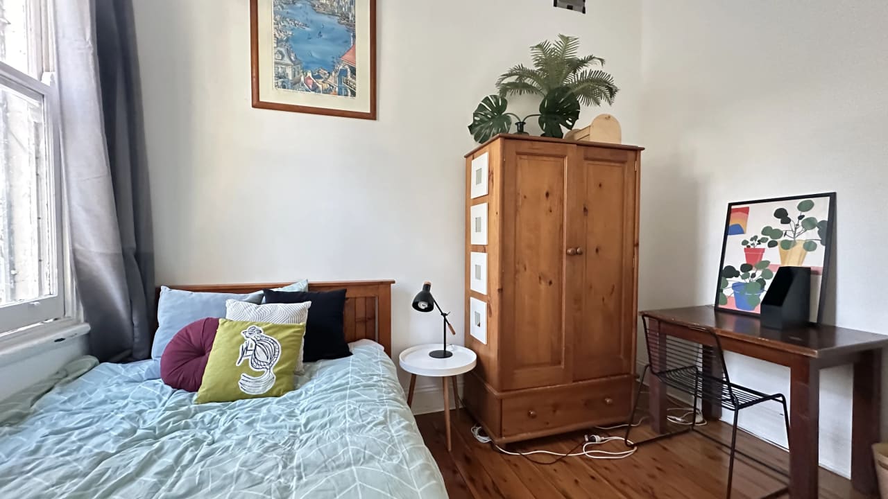Furnished room in a share house