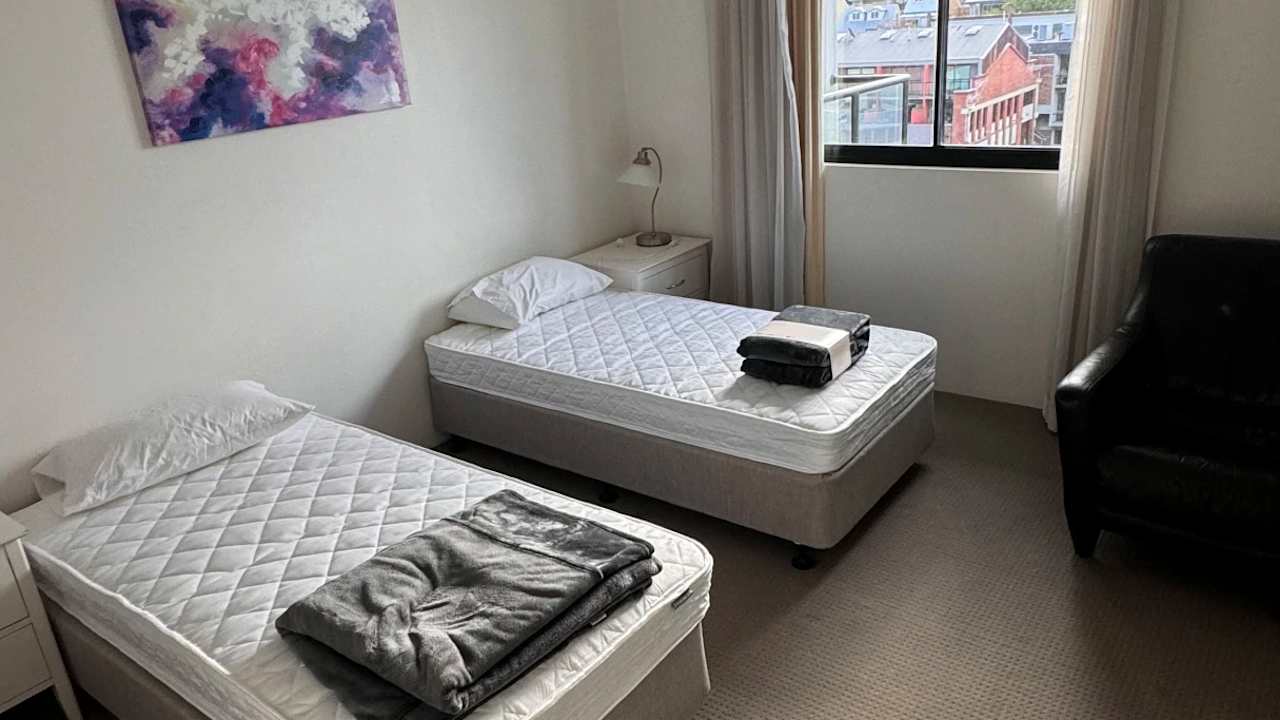 Furnished room in a flatshare