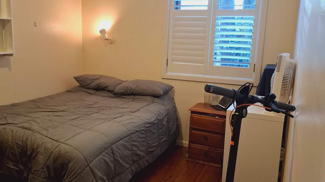 Furnished room in a share house