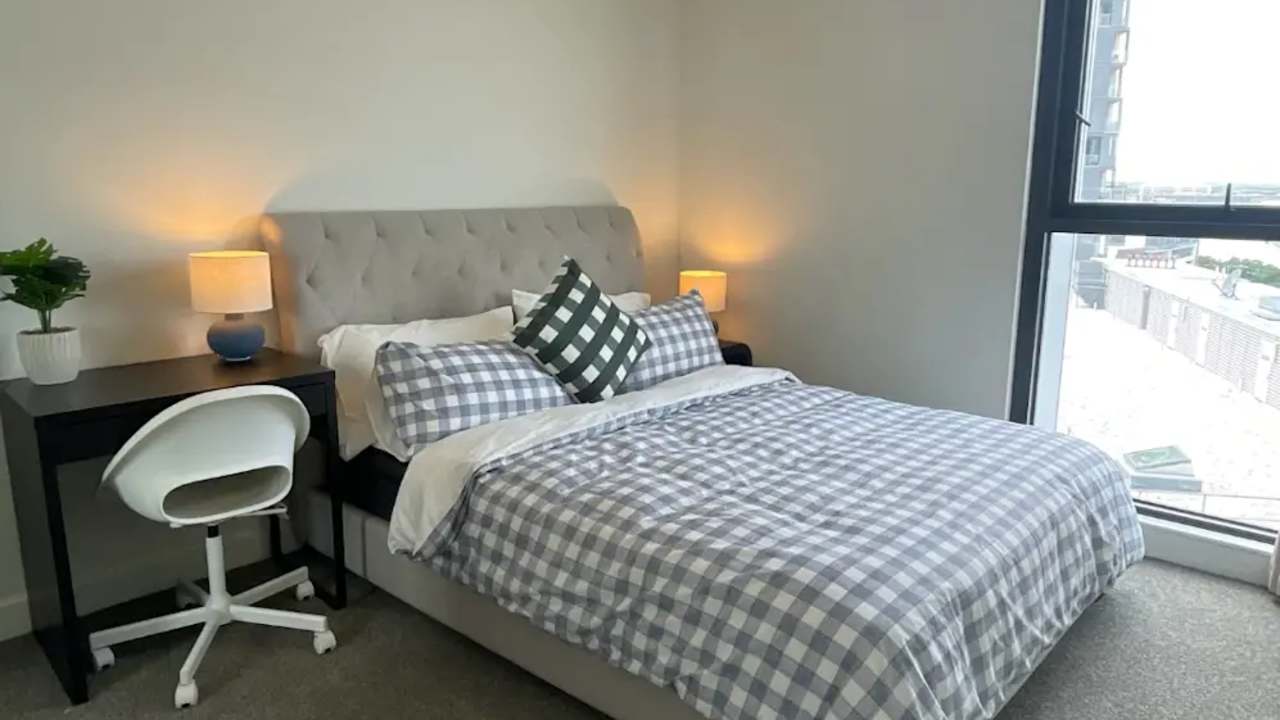 Furnished room in a flatshare