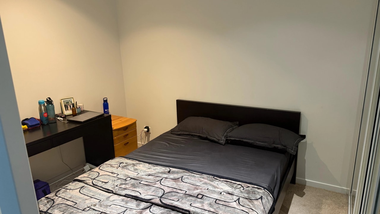 Furnished room in a flatshare