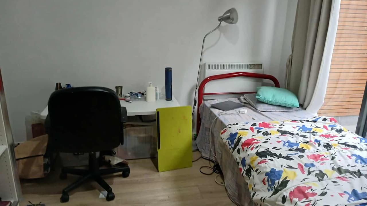 Furnished room in a share house