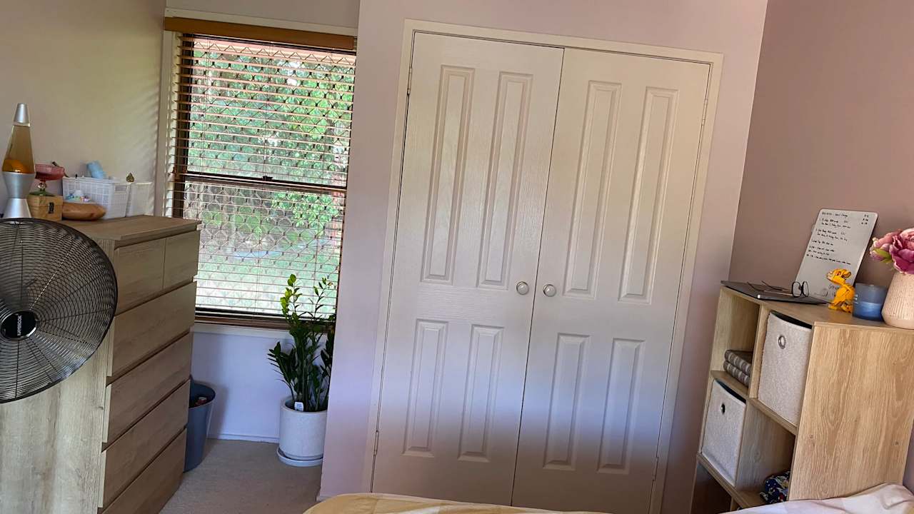 Unfurnished room in a share house
