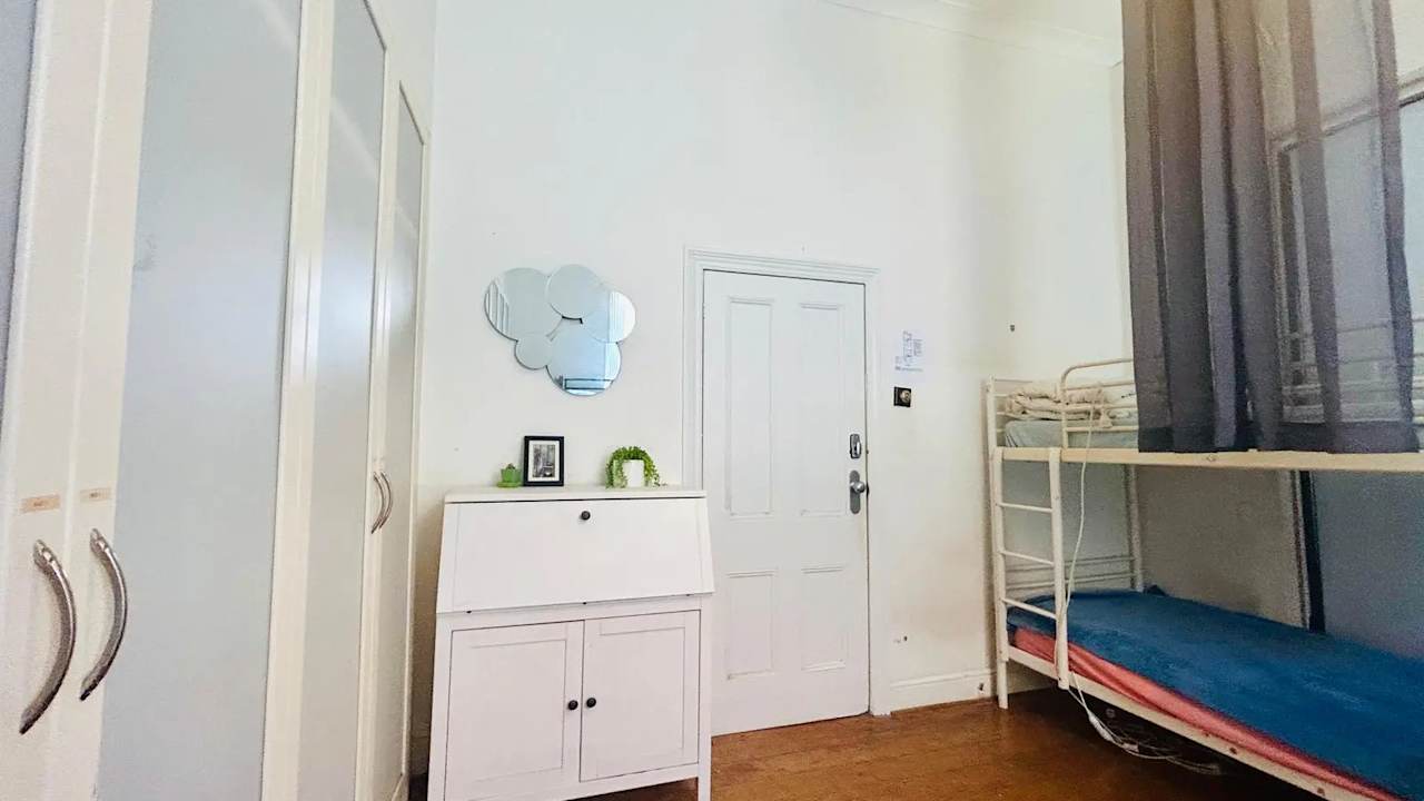 Furnished room in a share house