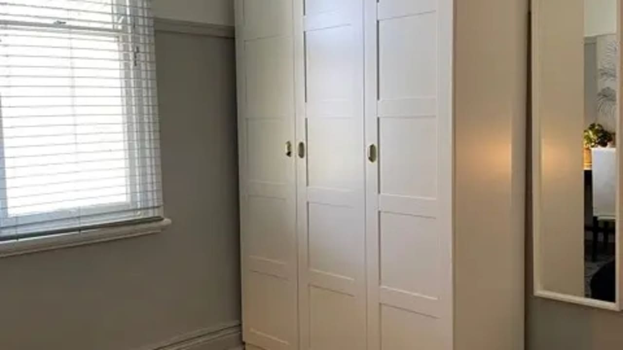 Furnished room in a share house