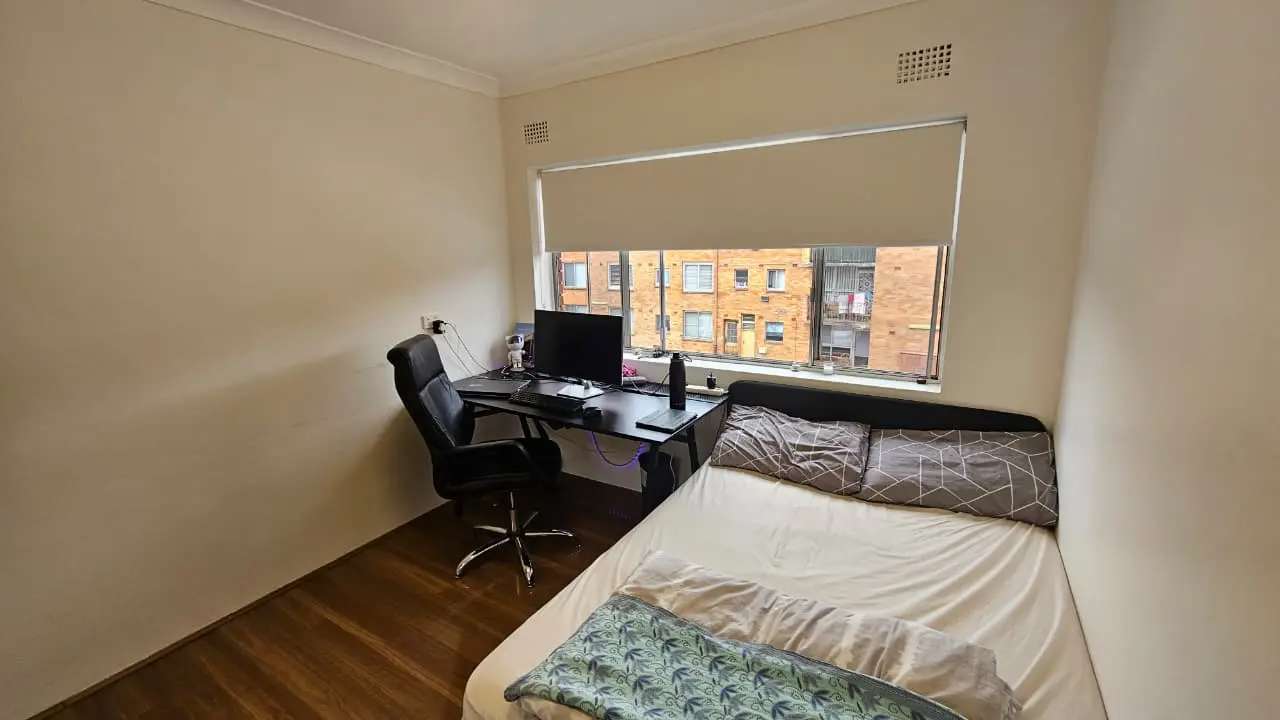 Furnished room in a flatshare