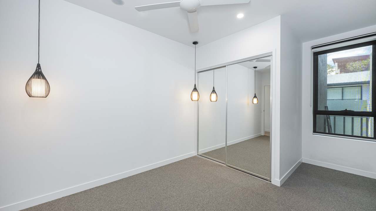 Unfurnished room with own bathroom