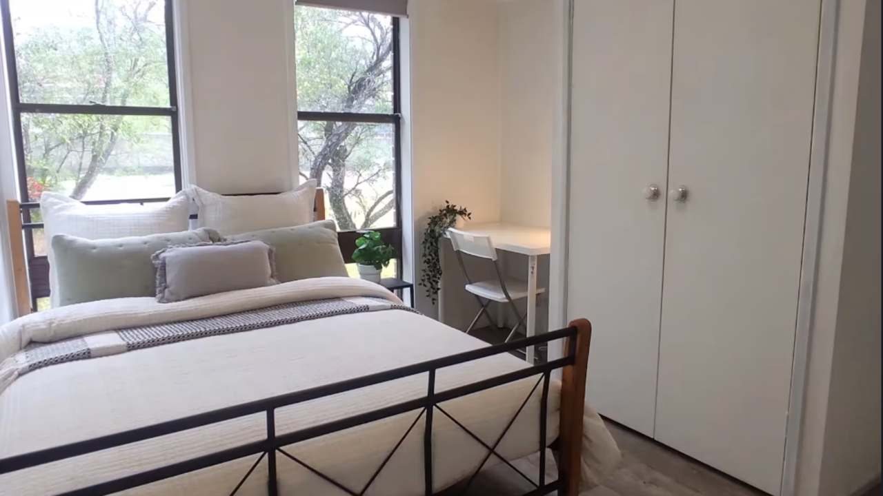 Furnished room in a share house