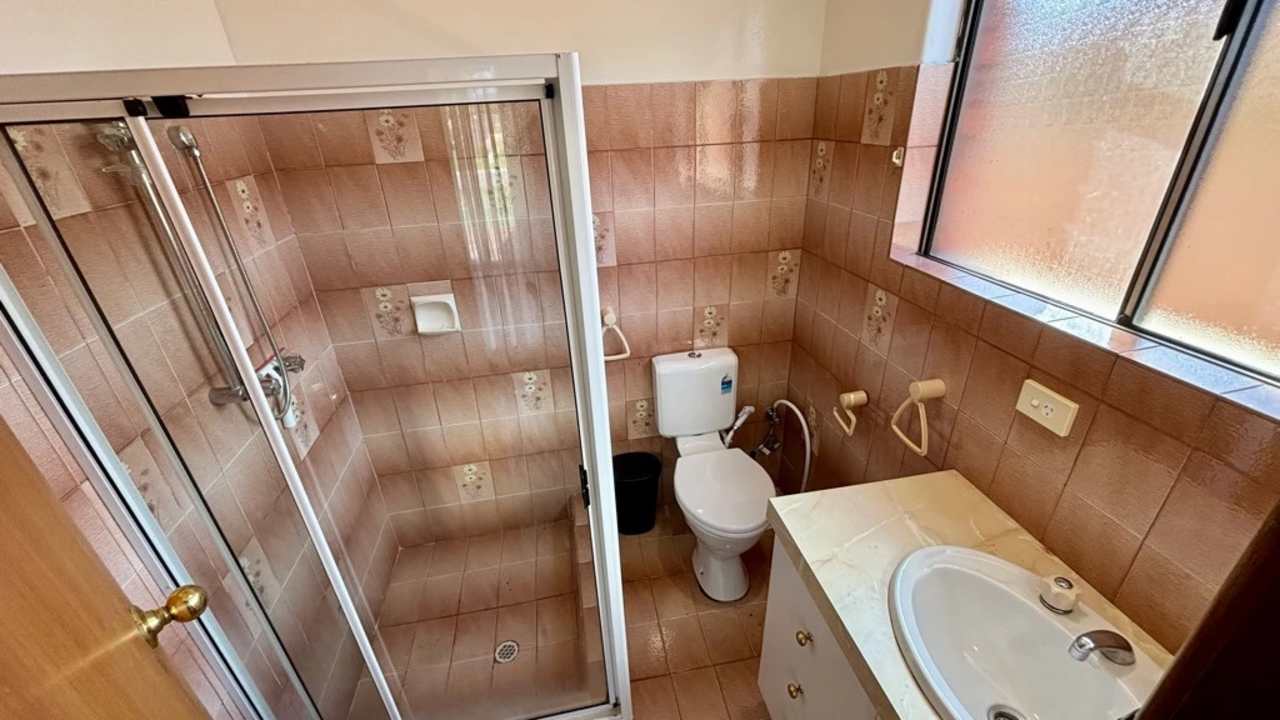 Room with ensuite in a share house