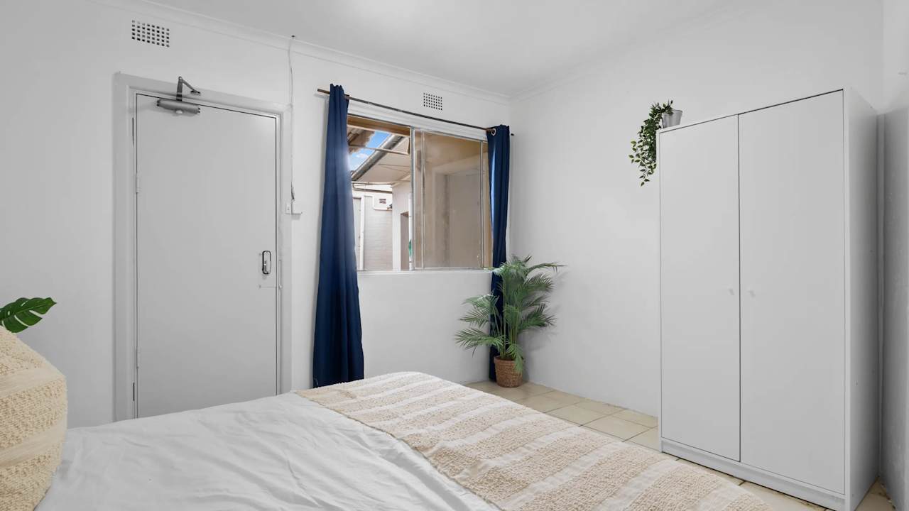 Furnished room in a share house