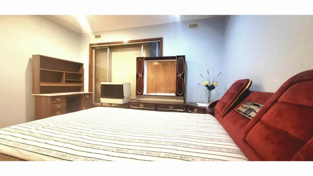 Unfurnished room with own bathroom