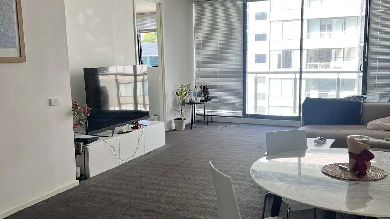 Furnished room in a flatshare