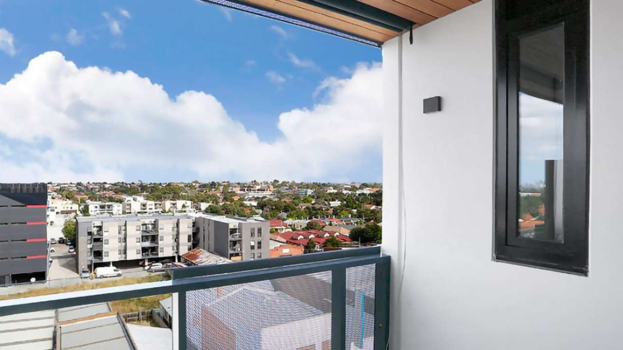 Whole property with 1 room for rent