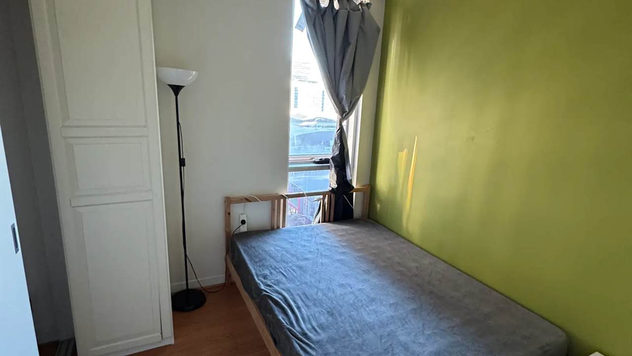 Furnished room in a flatshare