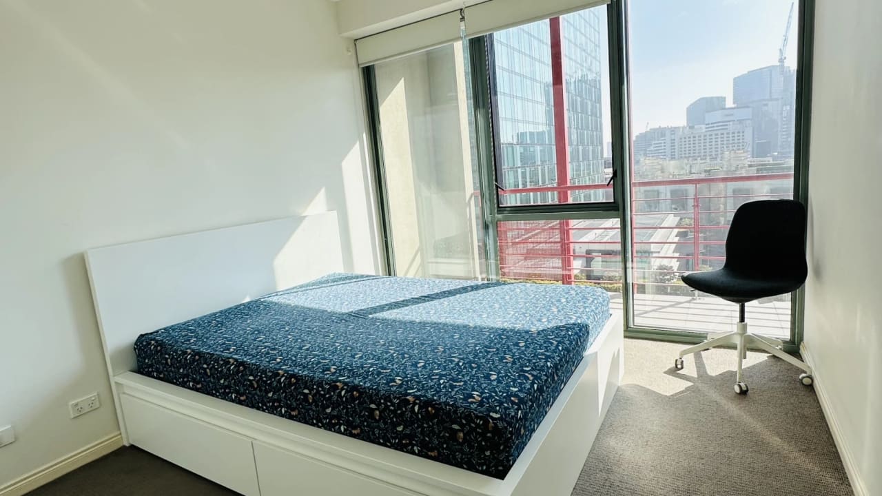 Furnished room with ensuite in a flatshare