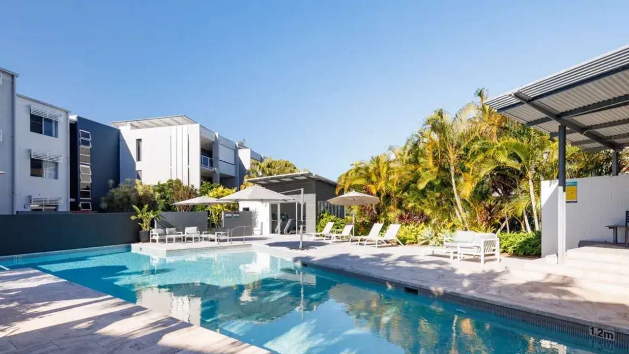 Furnished room with ensuite in a flatshare