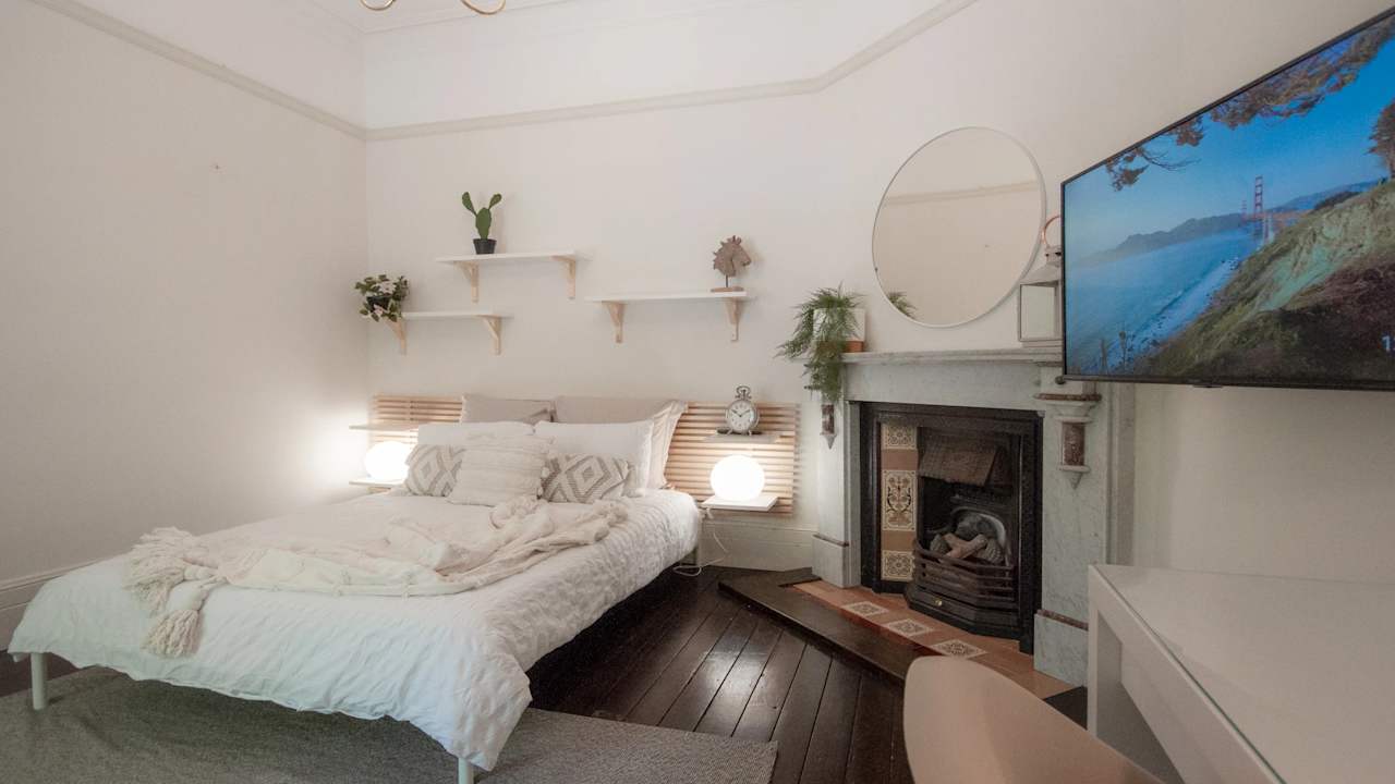 Furnished room in a share house