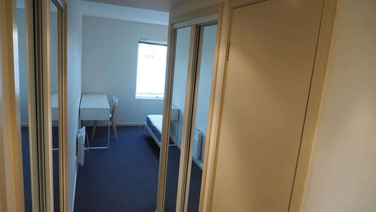 Furnished room with ensuite in a flatshare