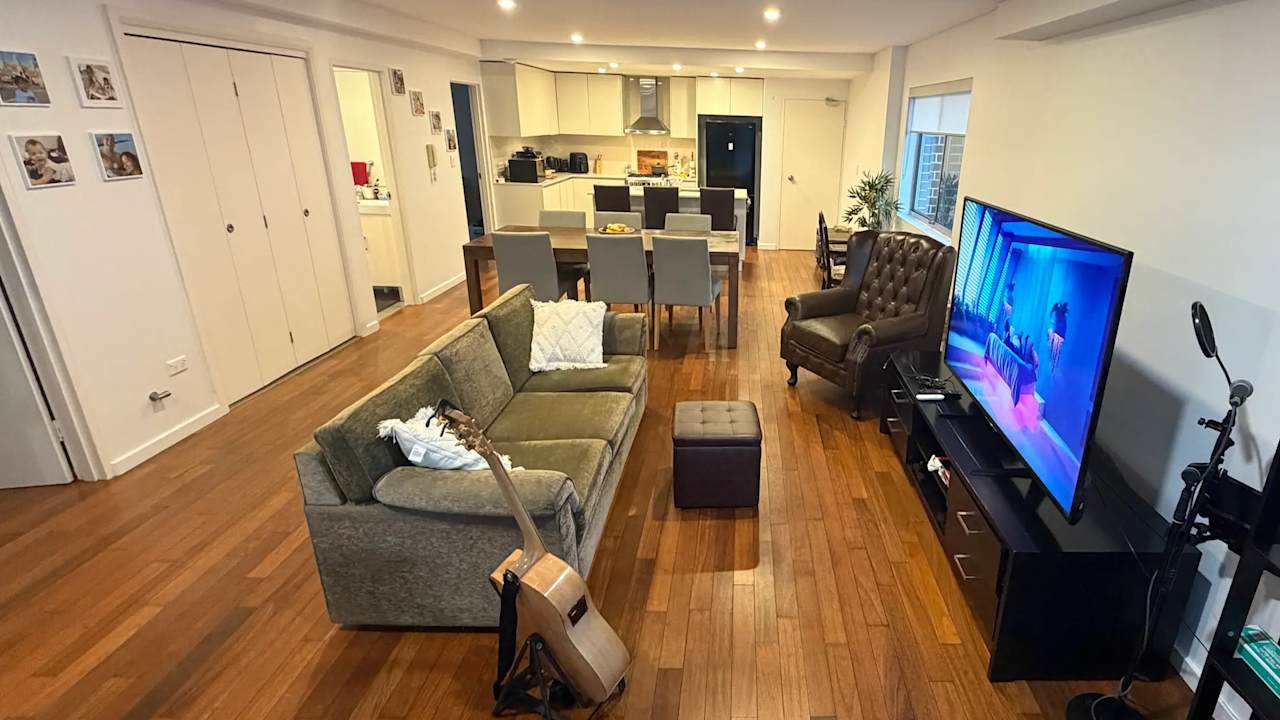 Furnished room with ensuite in a flatshare