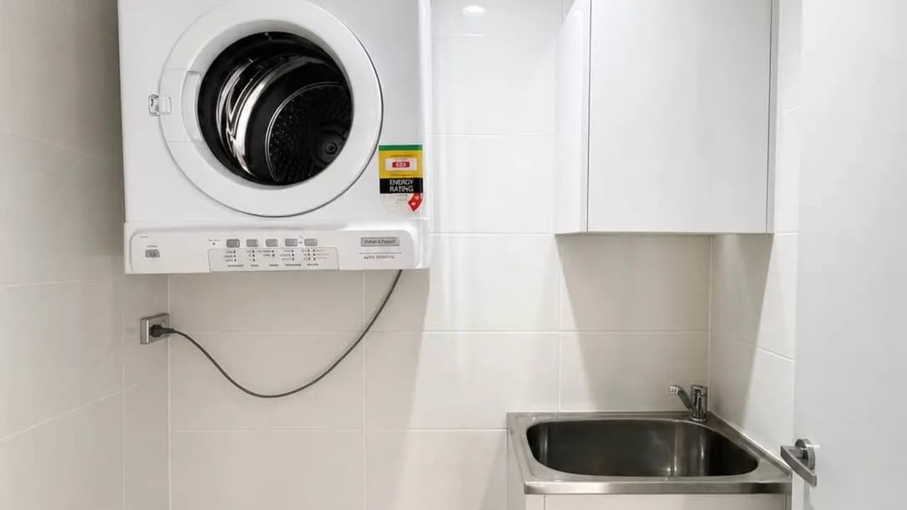 Whole property with 2 rooms for rent