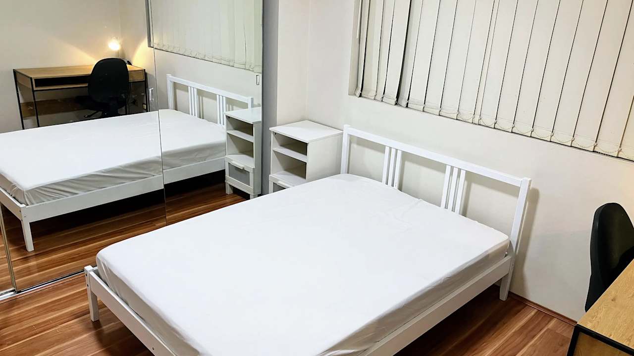 Furnished room in a flatshare