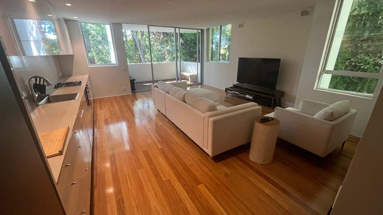 Unfurnished room with ensuite in a flatshare