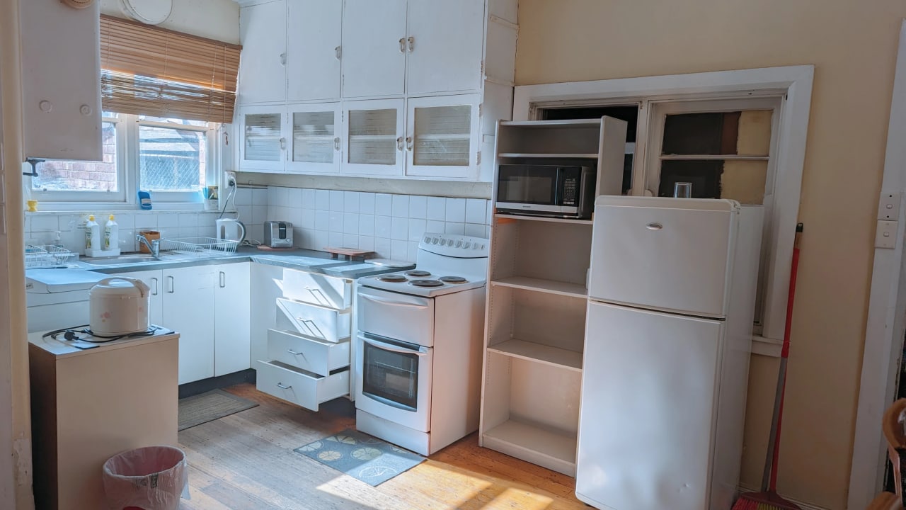 Furnished room in a share house