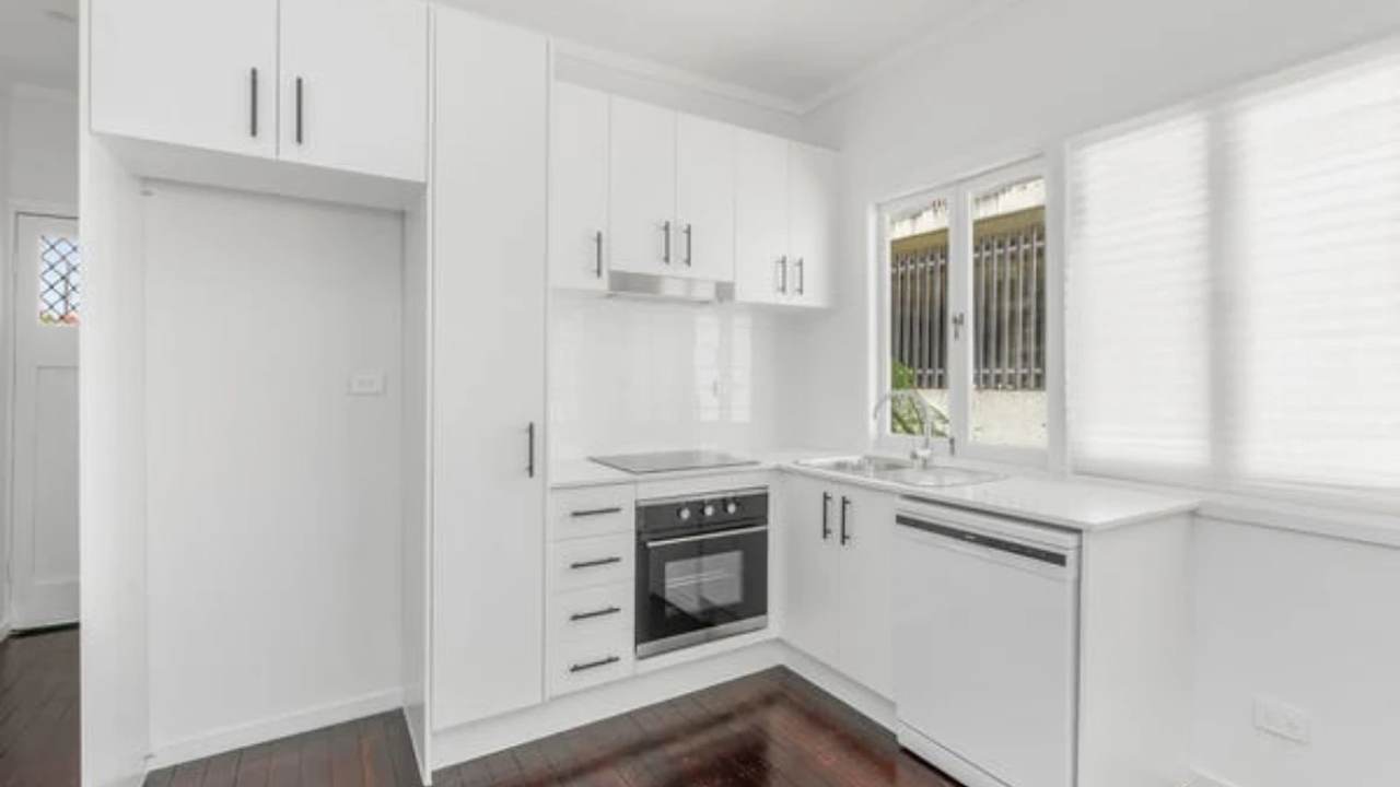 Room in a share house