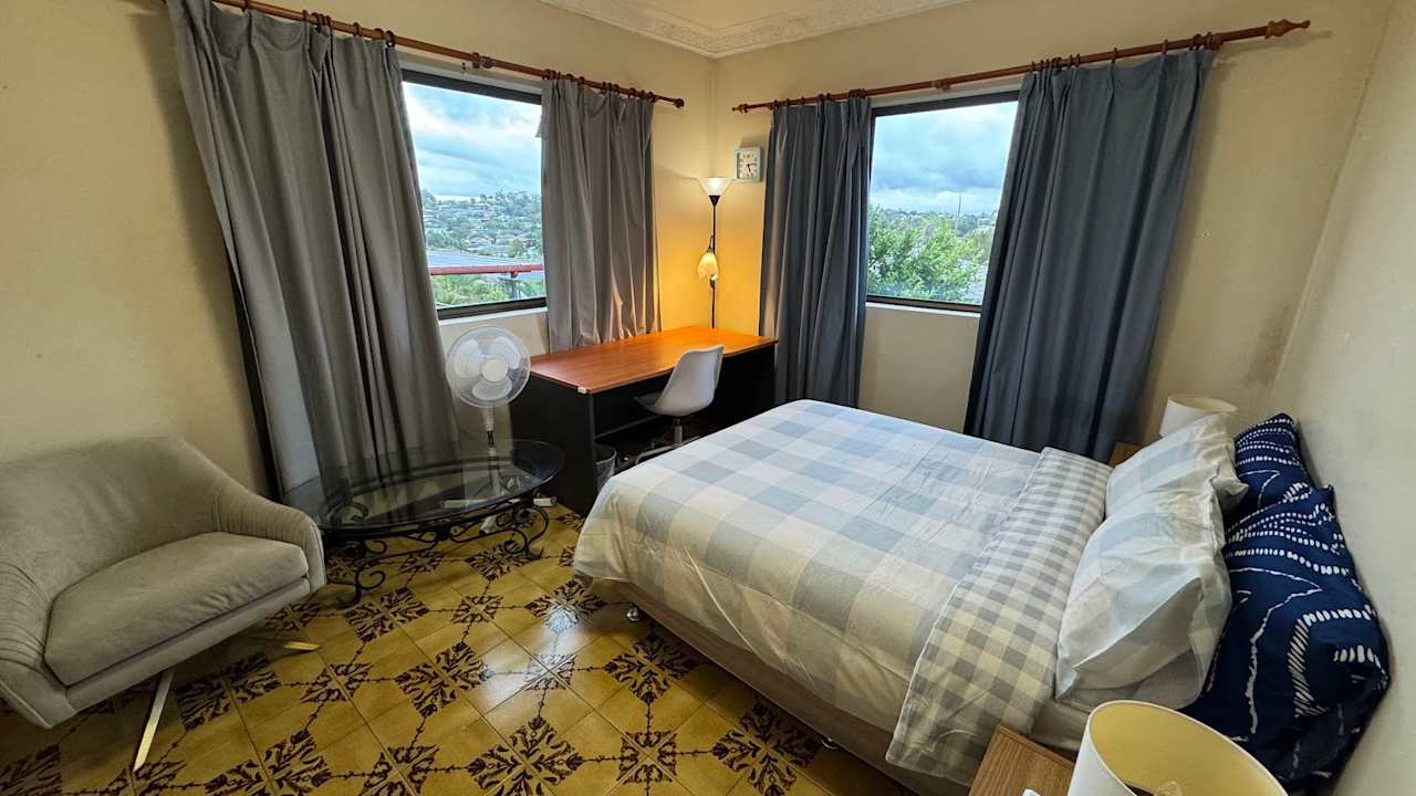 Room in a share house