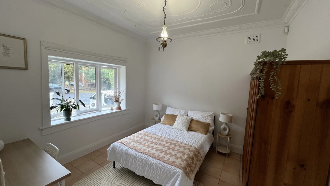Room in a share house