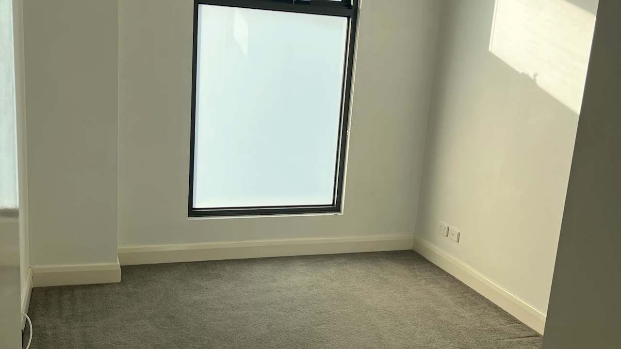 Unfurnished room in a flatshare