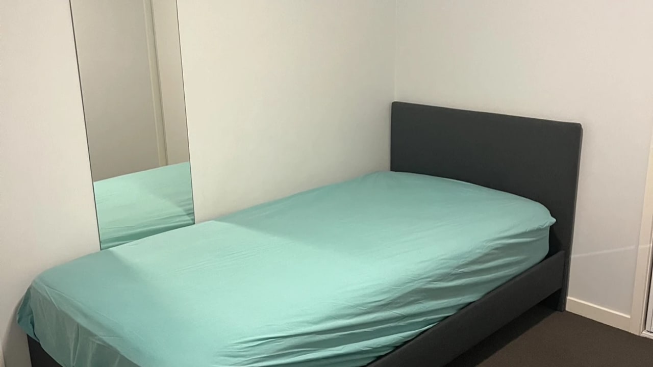 Room in a share house