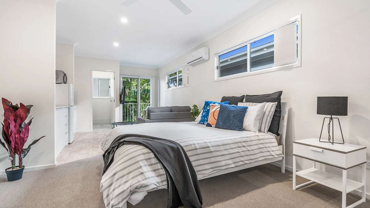 Furnished room studio flat for rent