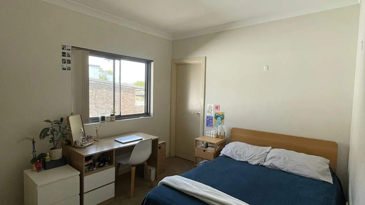 Furnished room with ensuite in a flatshare