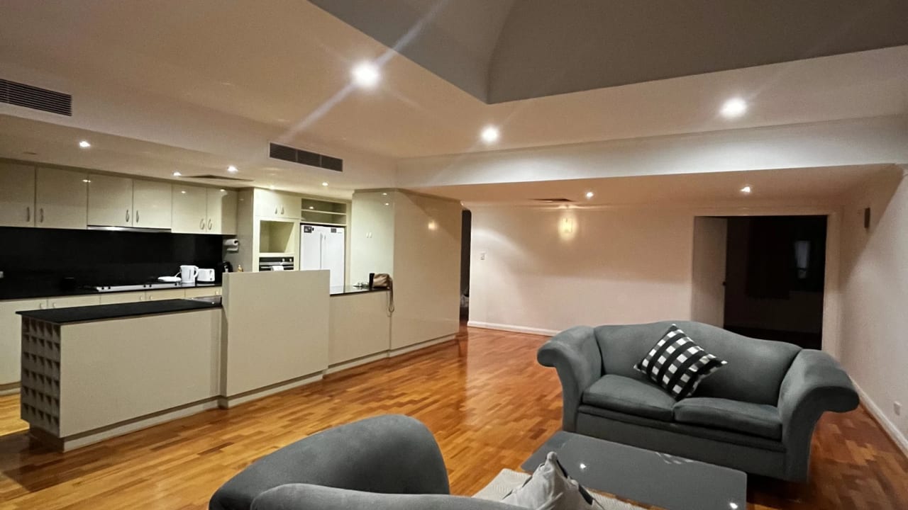 Furnished room in a flatshare